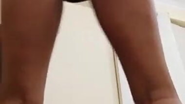 Desi Girl Showing herself