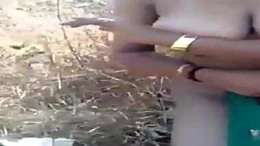 Desi aunty fucked in fields