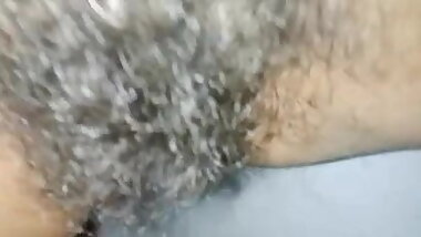 Desi aunty sakuntala showing pussy