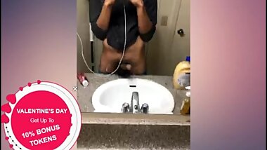 desi indian hot model shooting himself in common room