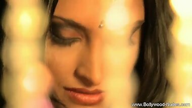 Bollywood Loving Girlfriend