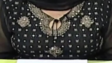 PAKisTani Hot Bitch Rida bOObs and Tense Video