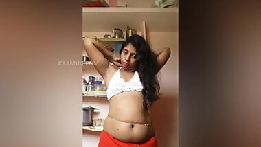 Srilankan aunty