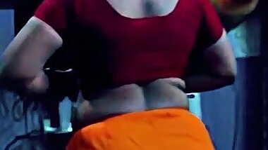 indian mom wearing saree