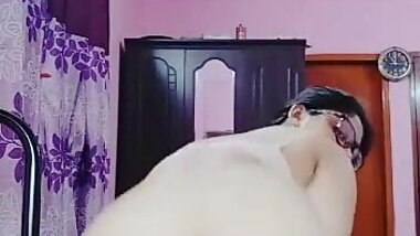 Desi garl