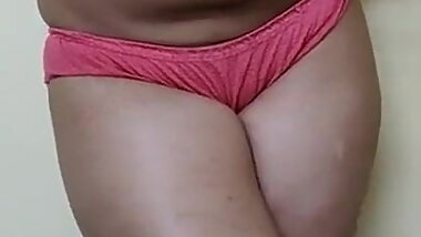 new indian gril dancing and Pissing