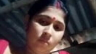 Desi bhabhi boobs