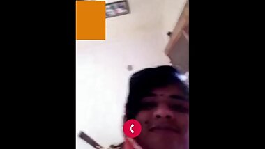 Desi indian Bhabhi boobshow to secret bf