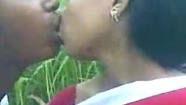 JUNGLE ME  DESI SCHOOl girl BIG BOOBS PRESSING IN HER BF.