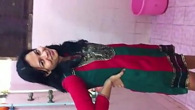 Desi teen girl bath