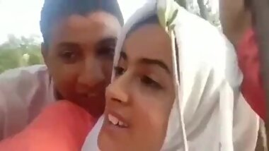 Desi Pak village couple fucking in farm mms
