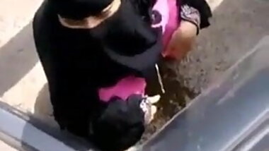 Desi bhabhi outdoor beach public blowjob and doggystyle puss