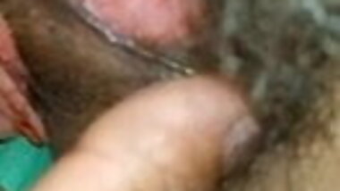 I'm eating my bhabi pussy