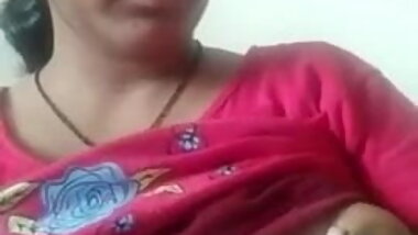 Indian Hindu bhabhi milking her boob