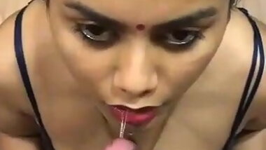 Dusky indian babe gives best blowjob