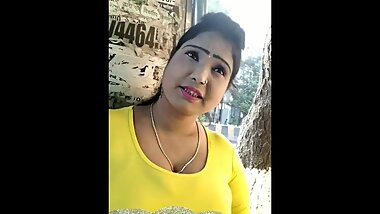 Mumbai red light area. Desi Randi on road