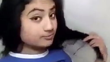 Desi Selfie Girl Shows Her Humongous Boobs On Cam