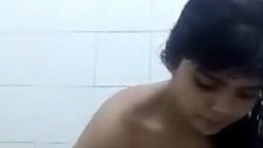 Cute Desi Girl Record her Selfie