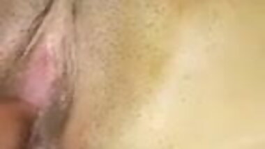 Desi cute wife fingaring