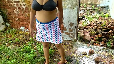 Devar Outdoor Fucking Bhabhi In Front Sheet Of Car Risking Public Sex