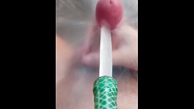 Desi Lund ko Nehlaya (Washing Dick)