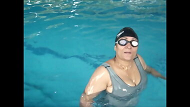 Busty desi muslim milf swimming