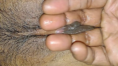 Desi wife pussy fingered by hubby