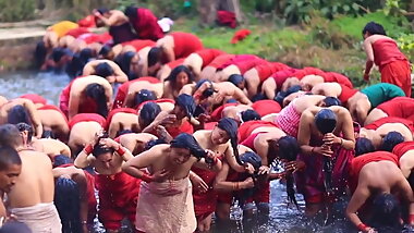 Indian Women Naked Bathing Video