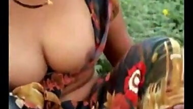 Desi Aunty Outdoor Sex