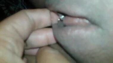 Desi girl gets fingered by her boyfriend and cums