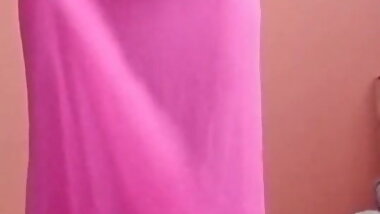 Indian Desi Unwraps Sari and Shows Perfect Groomed Pussy