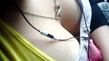 Desi boobshow in bus