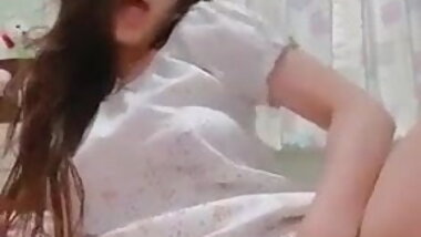 desi girl masturbating