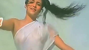 DESI GIRL EXPOSING BOOBS